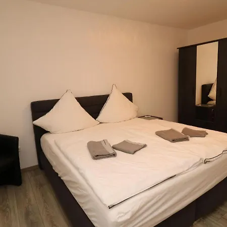 Cosy In With Balcony Apartment